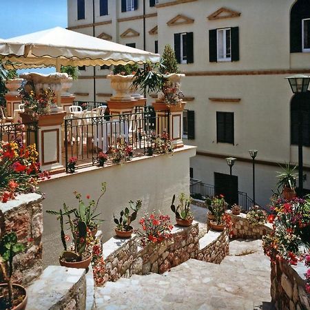 Grand Hotel Delle Terme テルミニ・イメレーゼ エクステリア 写真