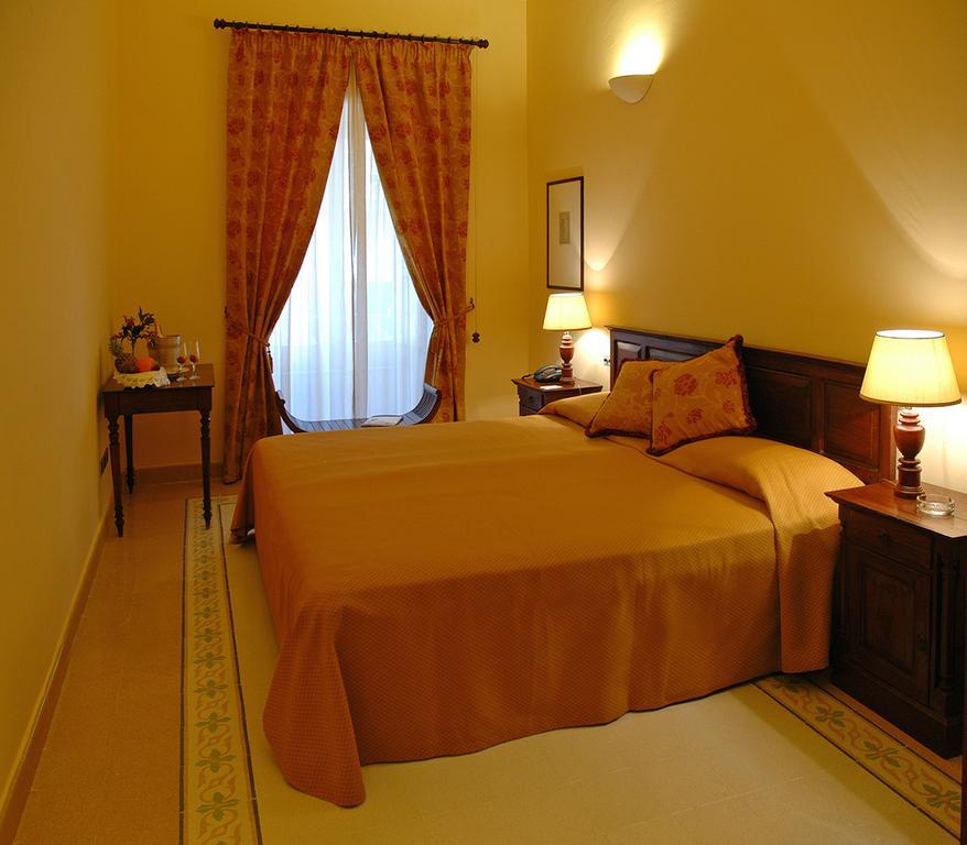 Grand Hotel Delle Terme テルミニ・イメレーゼ 部屋 写真