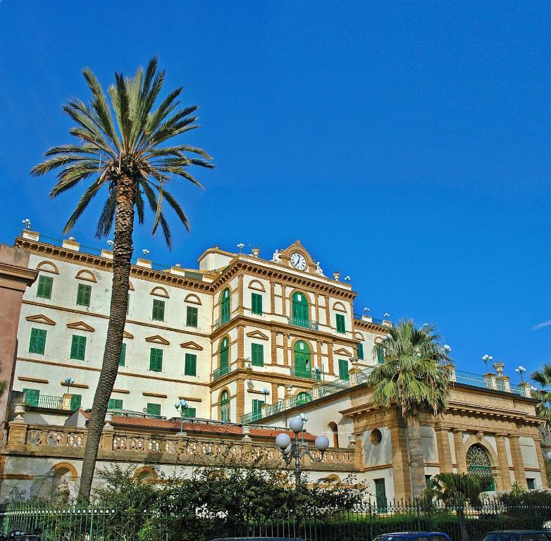 Grand Hotel Delle Terme テルミニ・イメレーゼ エクステリア 写真