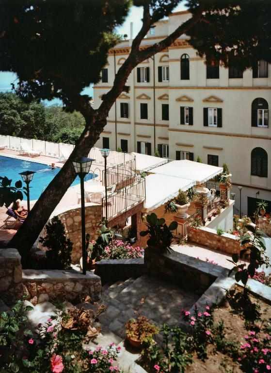 Grand Hotel Delle Terme テルミニ・イメレーゼ エクステリア 写真